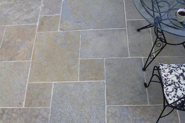 Mira Beige Limestone Paving