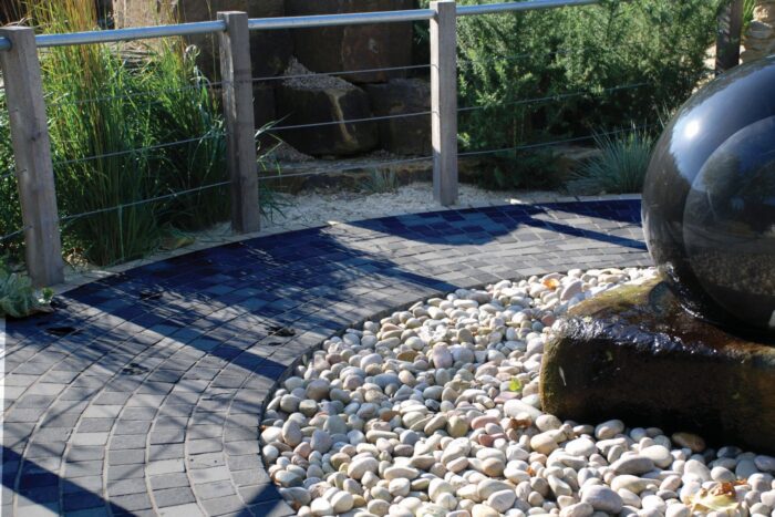 Black Hand Cut Setts