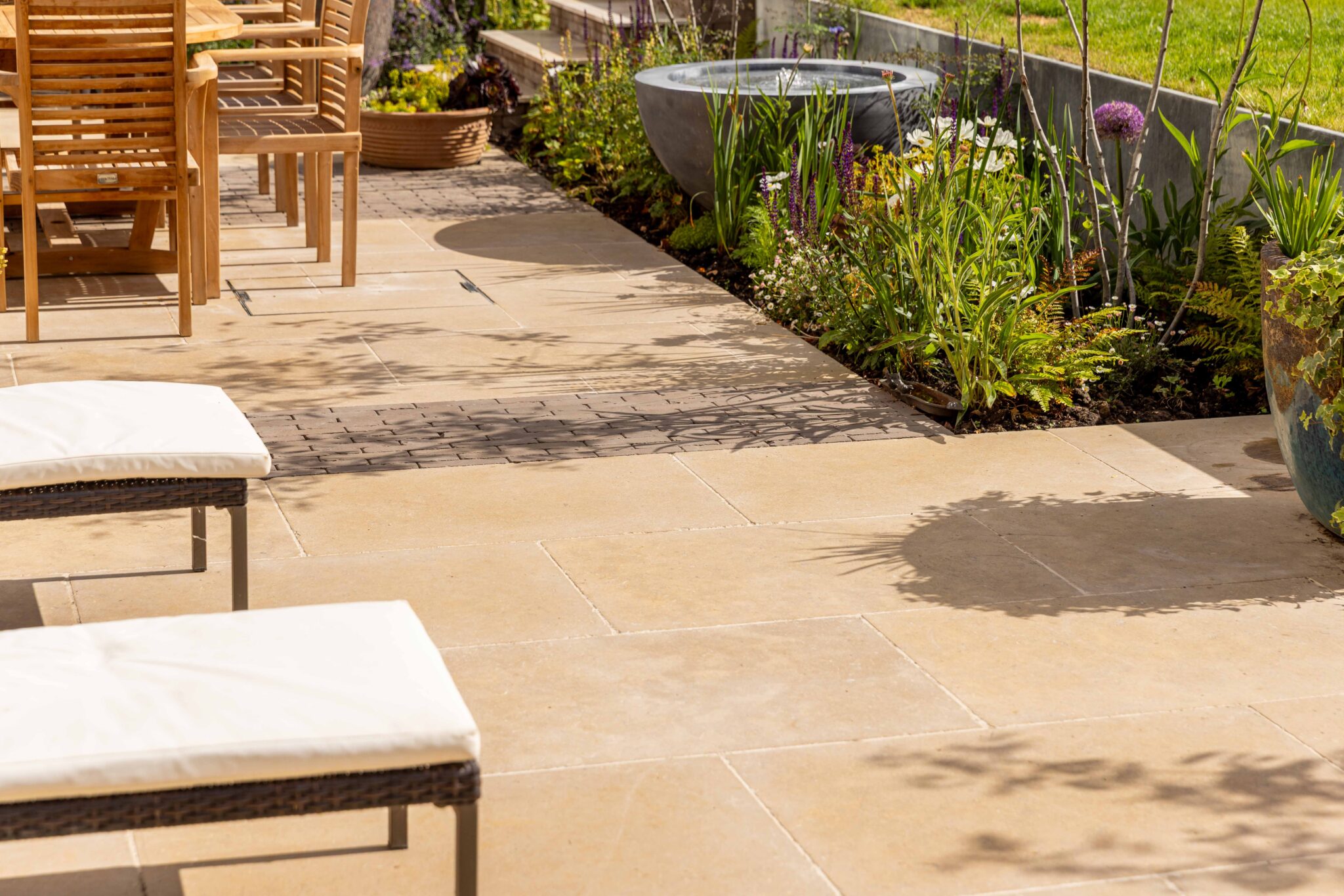 Dune Pearl Antique Limestone Paving - Image 15